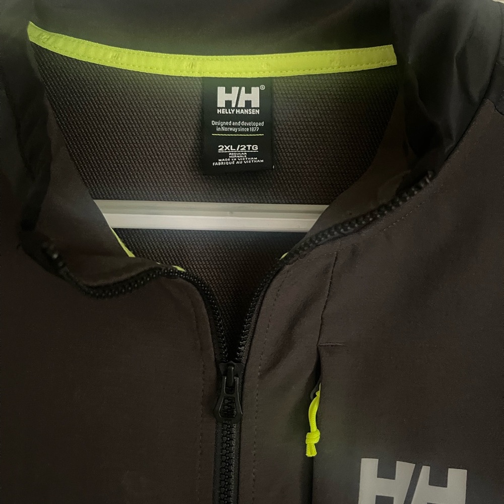 Men's Helly Hansen size 2XL windbreaker/golf jacket/lightweight shell coat